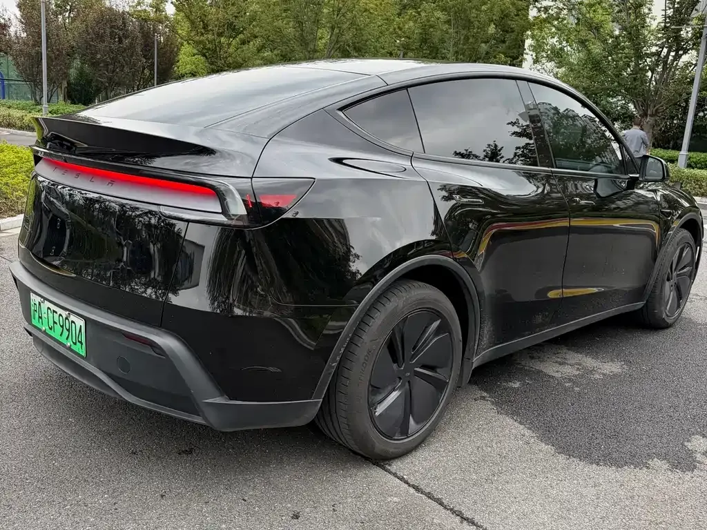 Tesla Model Y — фото 5