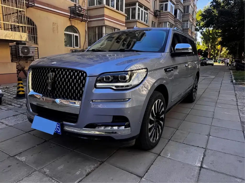 Lincoln Navigator — фото 1