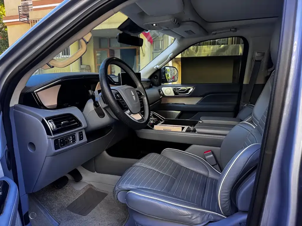 Lincoln Navigator — фото 10