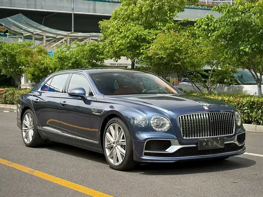 Bentley Flying Spur — фото 6
