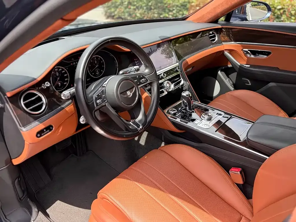 Bentley Flying Spur — фото 3