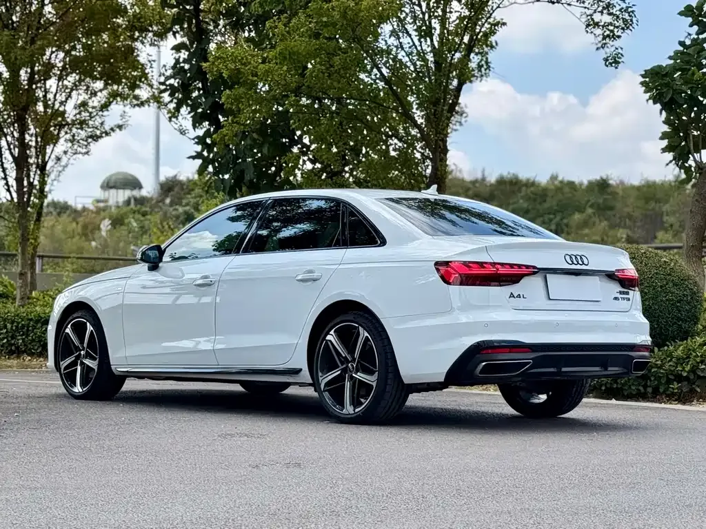 Audi A4L — фото 4