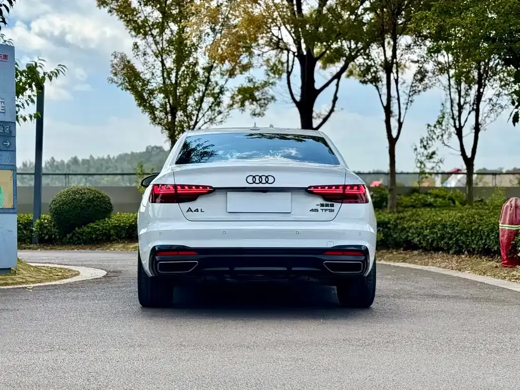 Audi A4L — фото 7