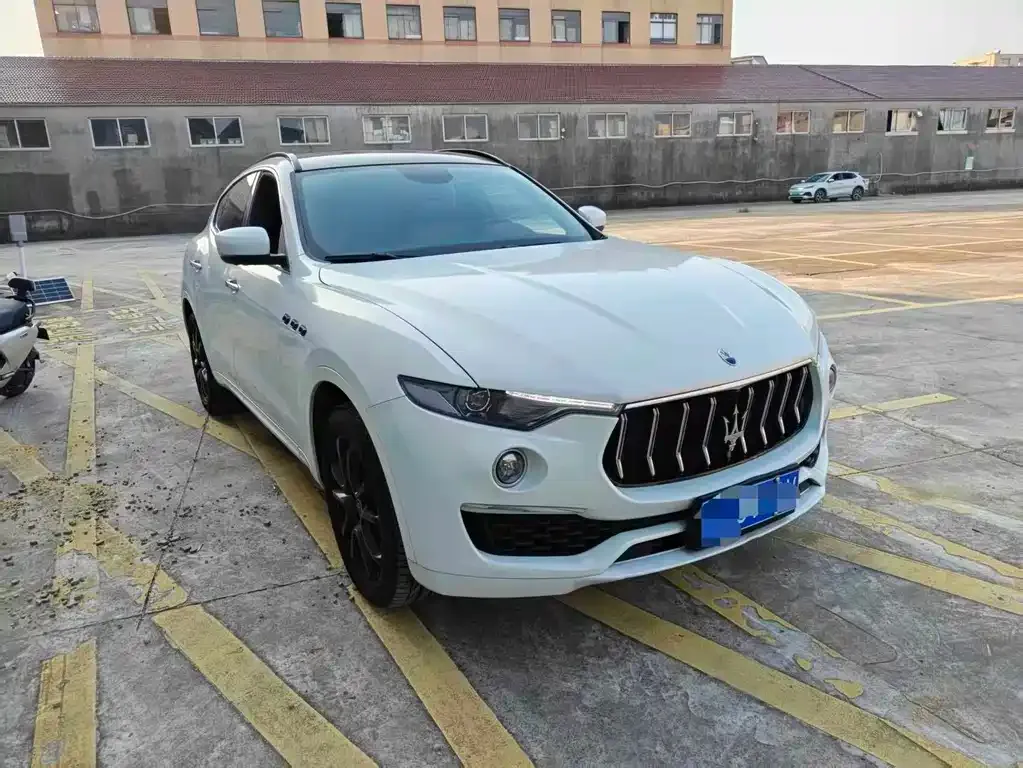 Maserati Levante — фото 8