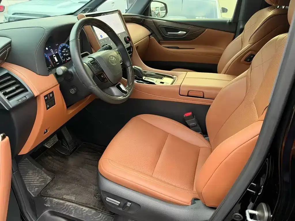 Toyota Alphard — фото 5