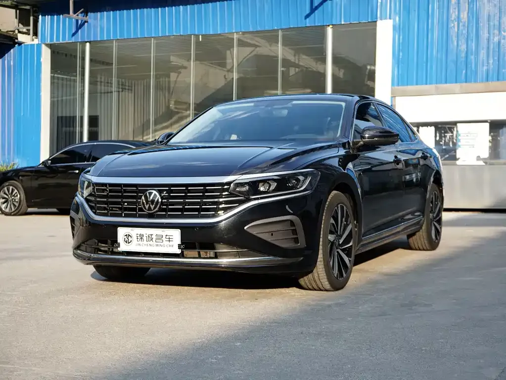 Volkswagen Passat — фото 1