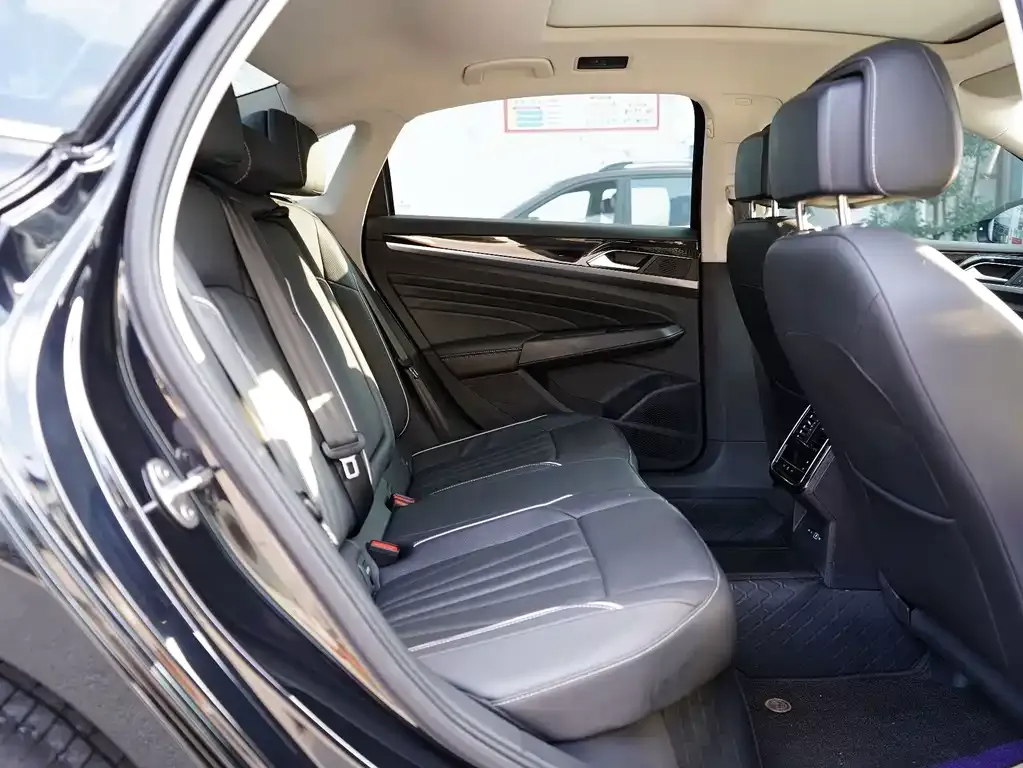 Volkswagen Passat — фото 4