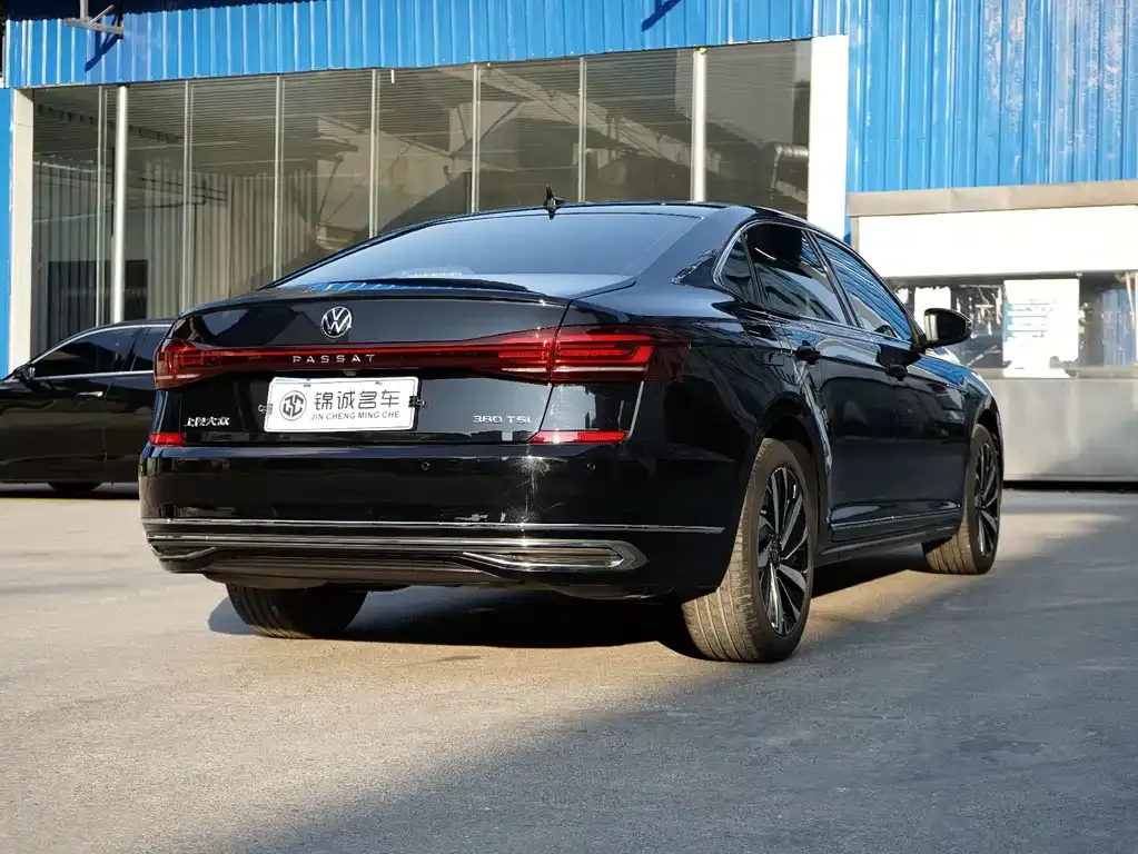 Volkswagen Passat — фото 9
