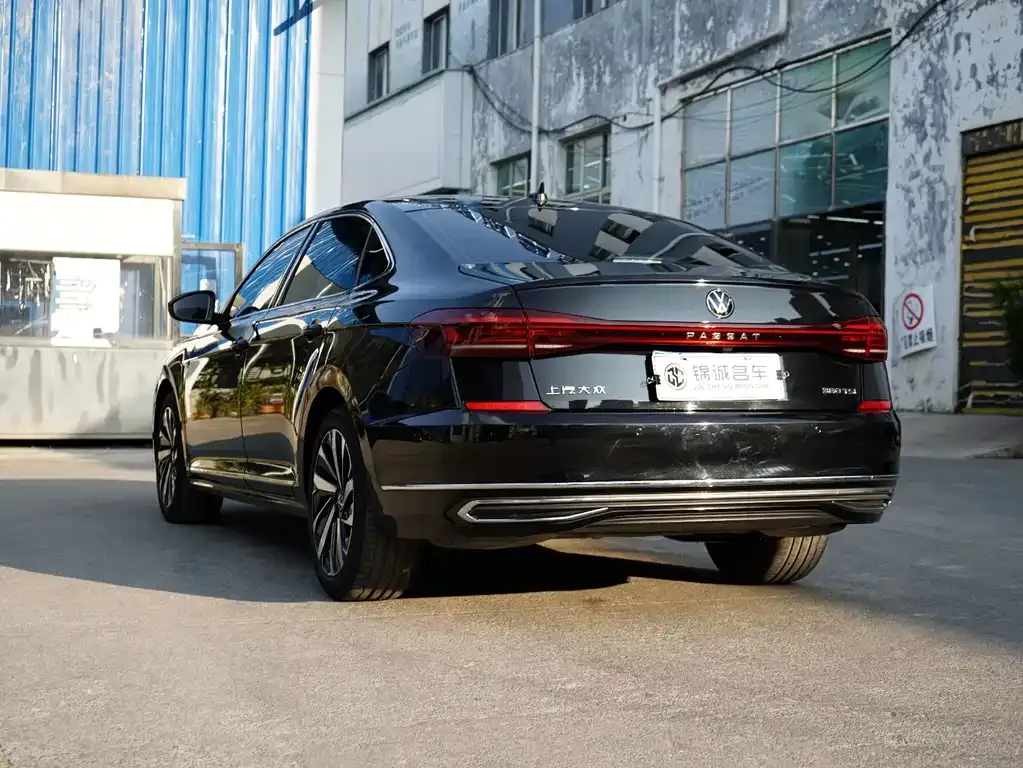 Volkswagen Passat — фото 5