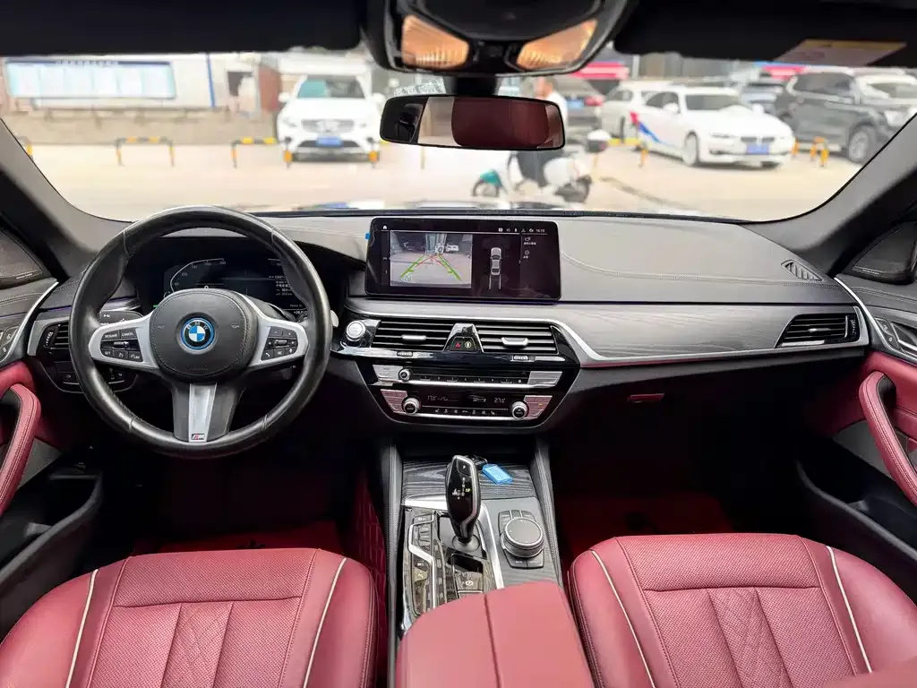 BMW 5 Series New Energy — фото 4