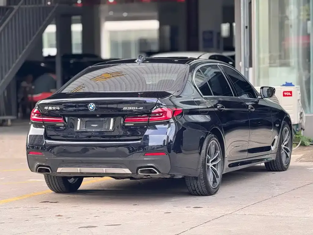 BMW 5 Series New Energy — фото 9