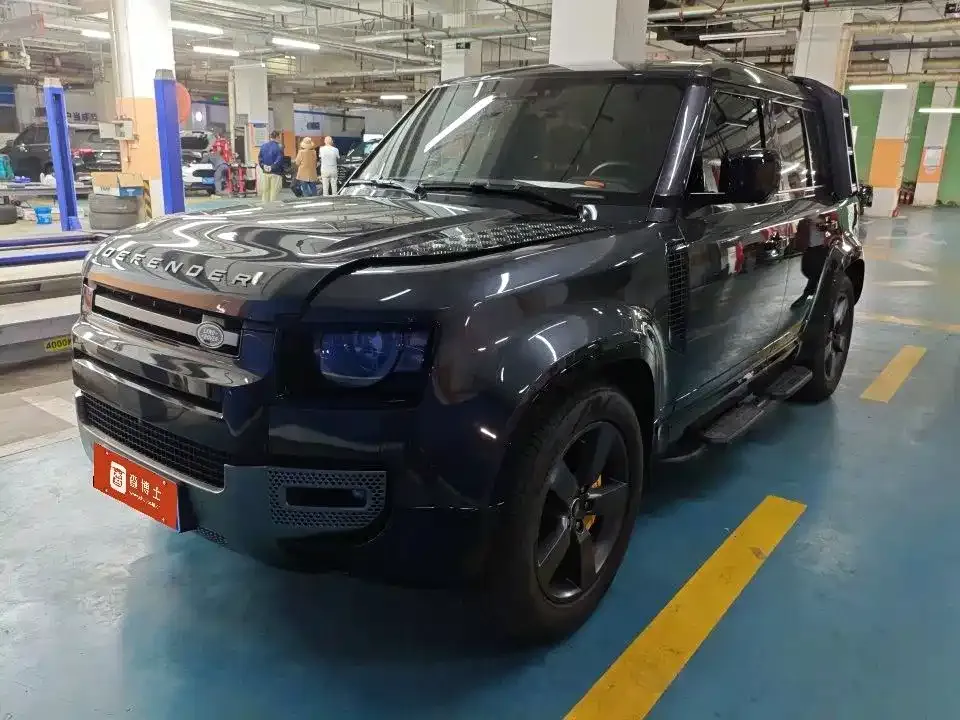 Land Rover Defender — фото 1