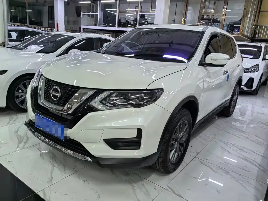 Nissan X-Trail — фото 1