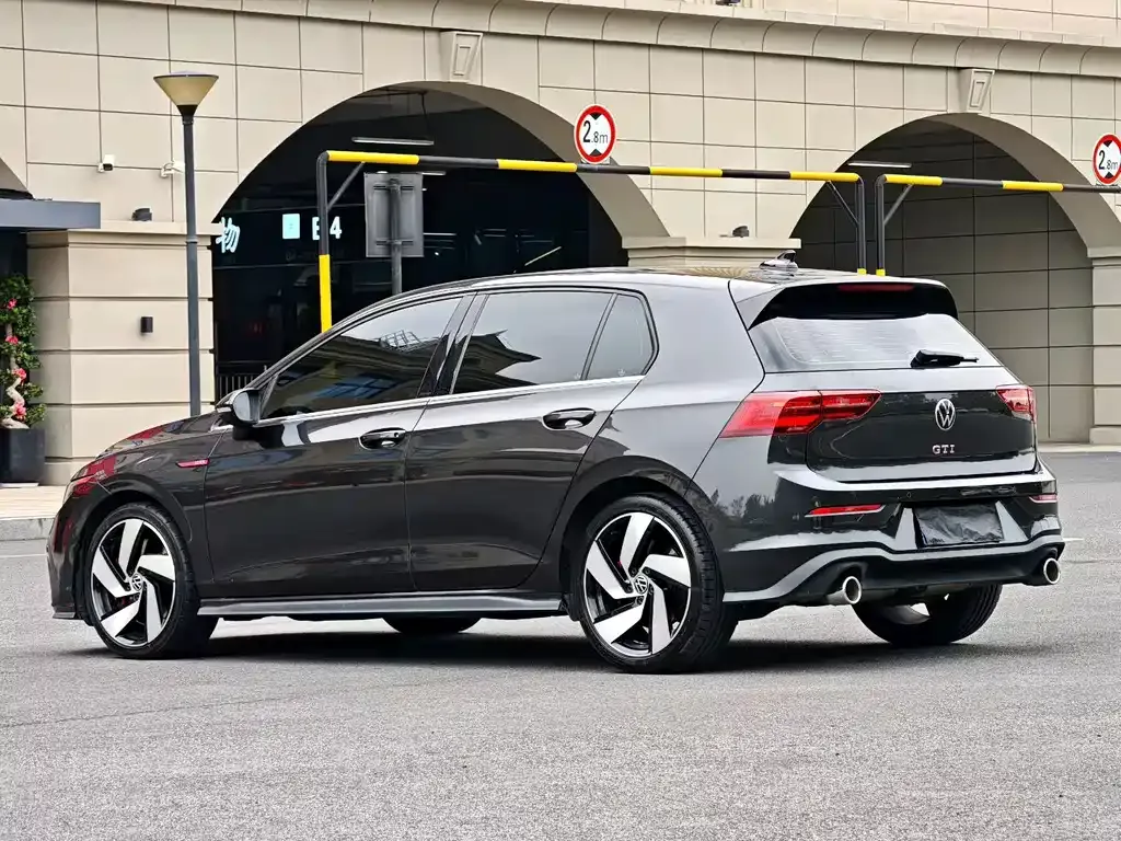 Volkswagen Golf GTI — фото 3