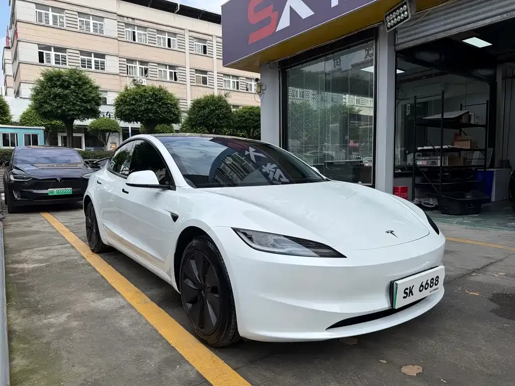 Tesla Model 3 — фото 8