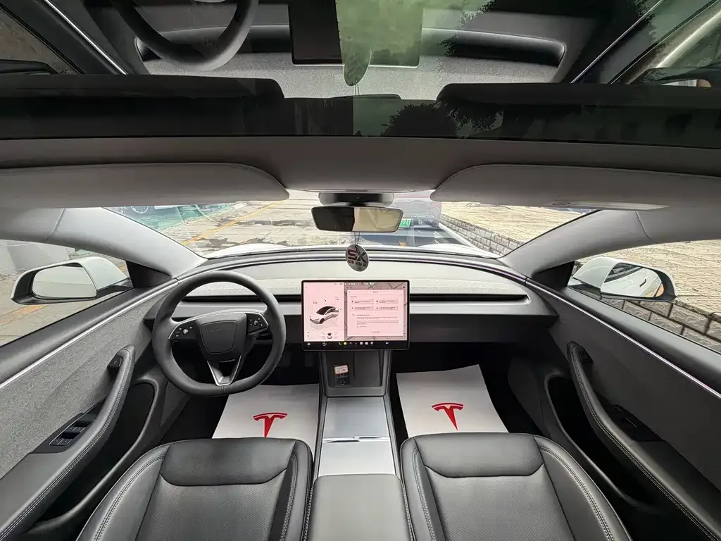 Tesla Model 3 — фото 2