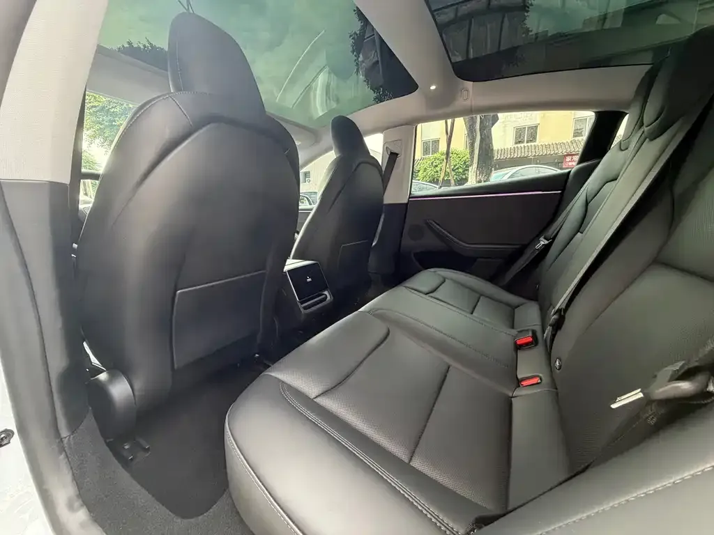 Tesla Model 3 — фото 3