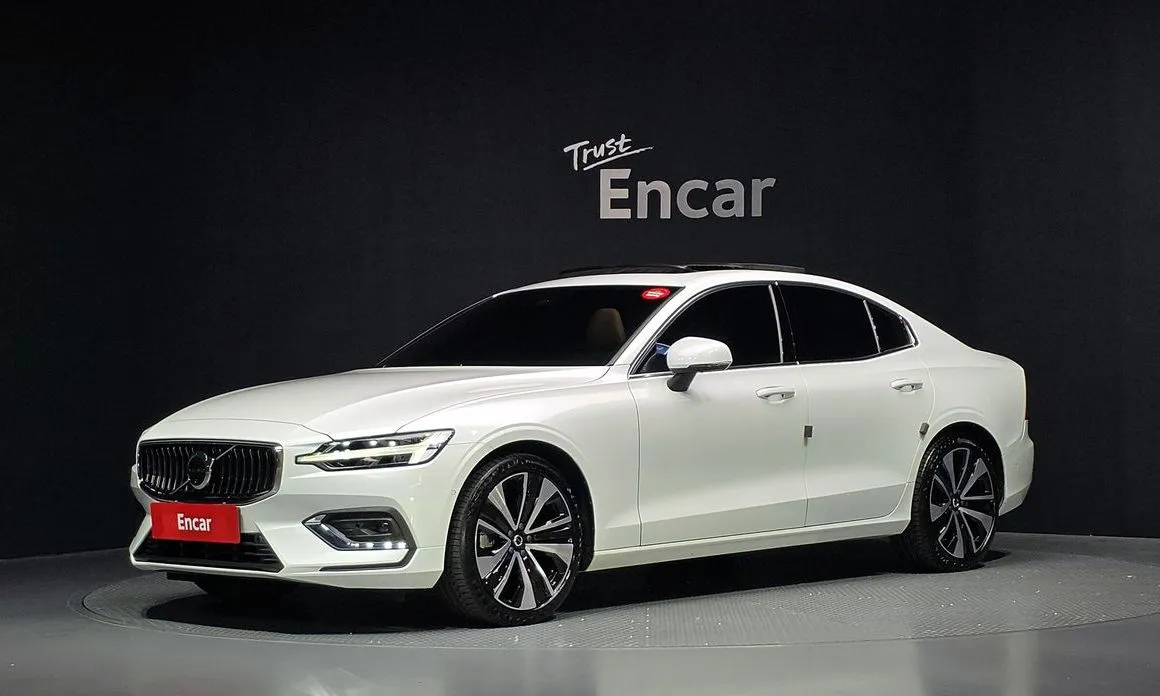 Volvo S60 — фото 1