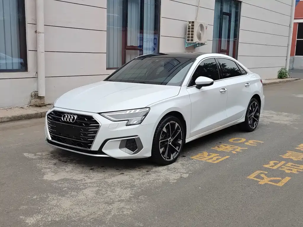 Audi A3 — фото 1