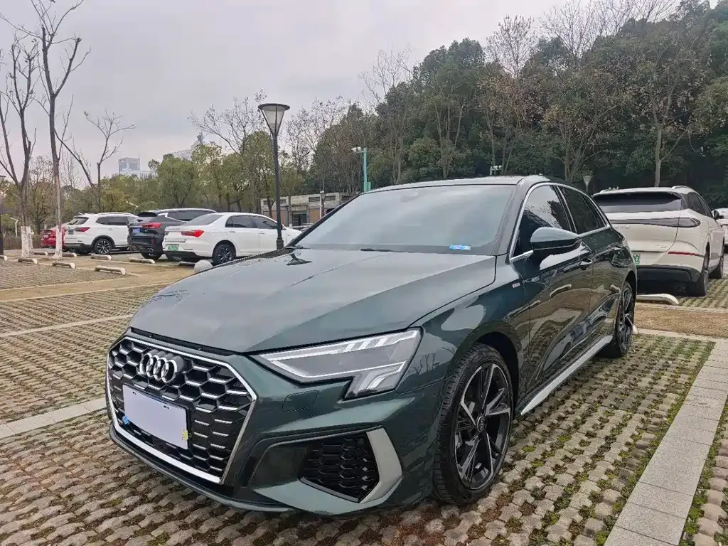 Audi A3 — фото 1