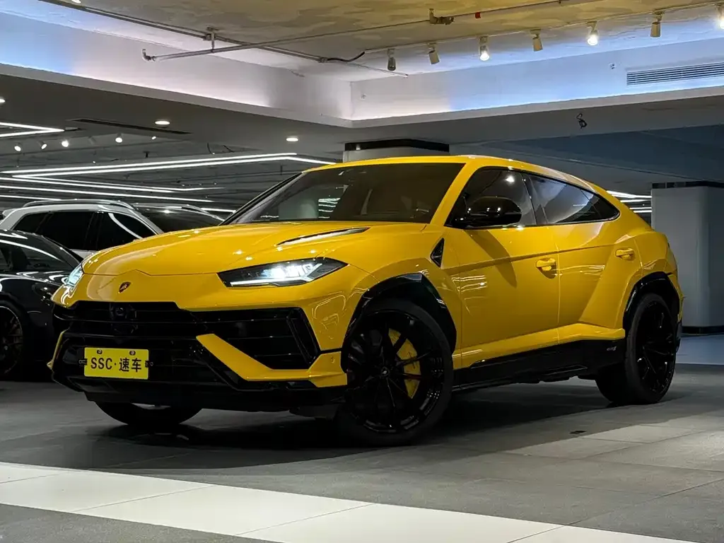 Lamborghini Urus — фото 1