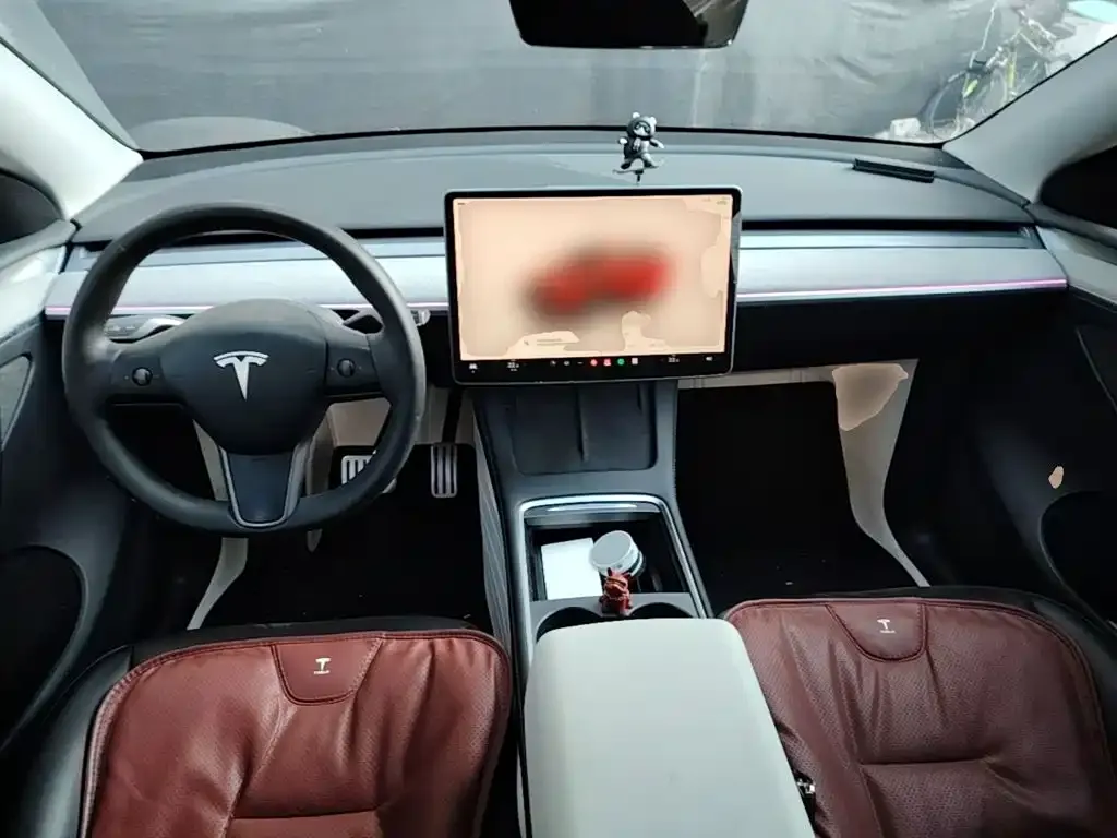 Tesla Model Y — фото 5