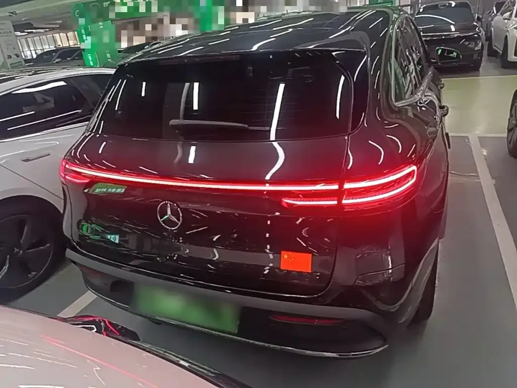 Mercedes-Benz EQC — фото 4