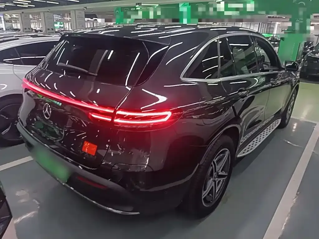Mercedes-Benz EQC — фото 6