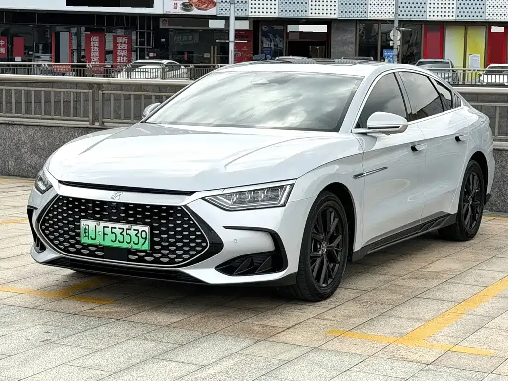 BYD Han — фото 1