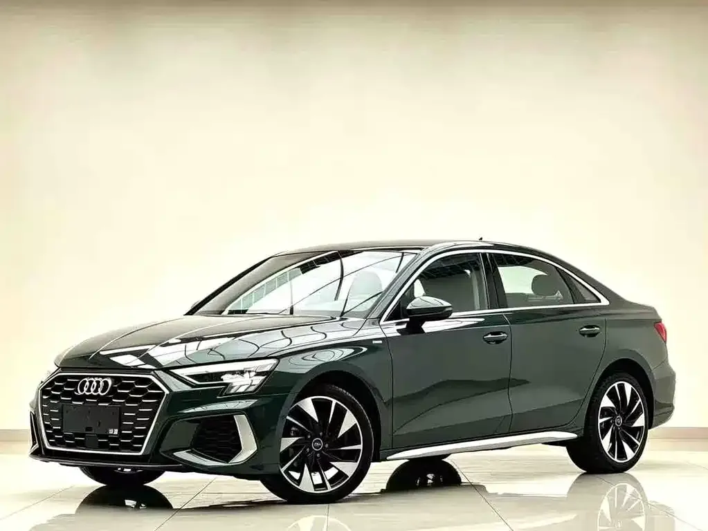 Audi A3 — фото 1