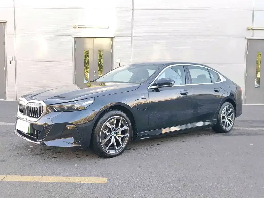 BMW i5 — фото 1