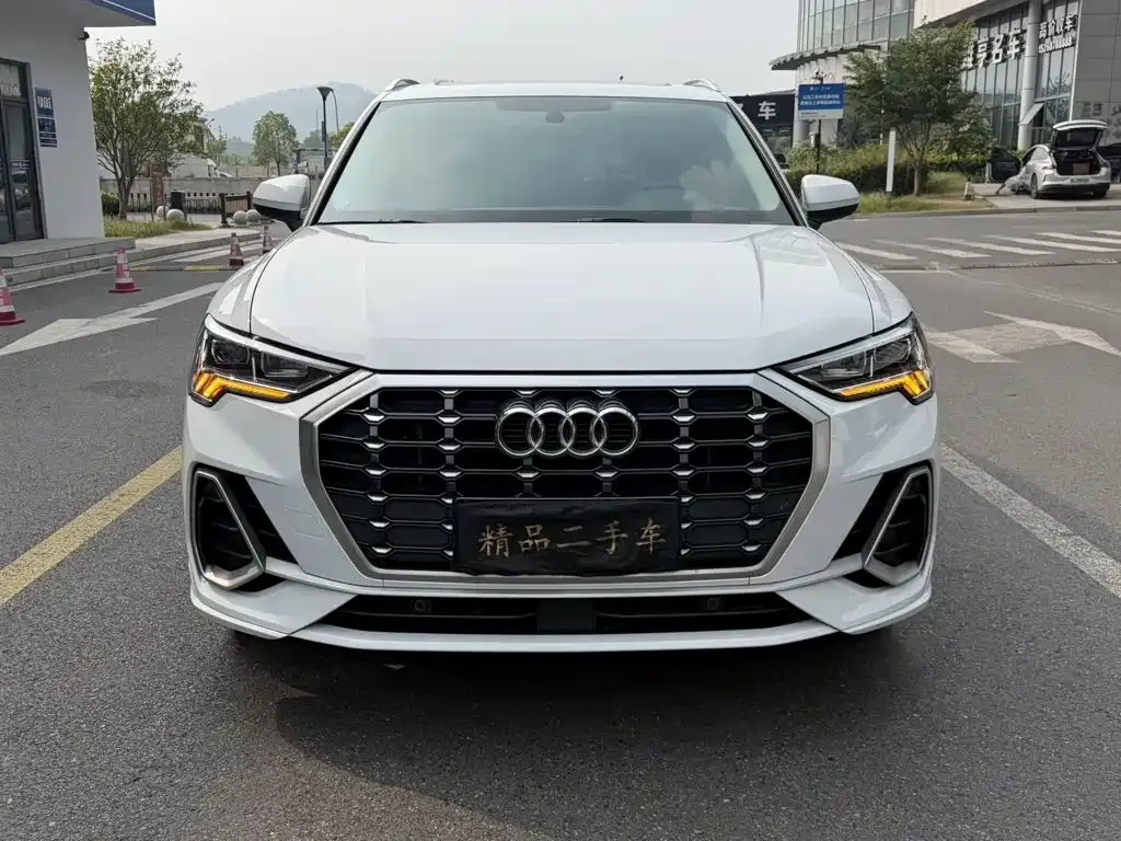 Audi Q3 — фото 10