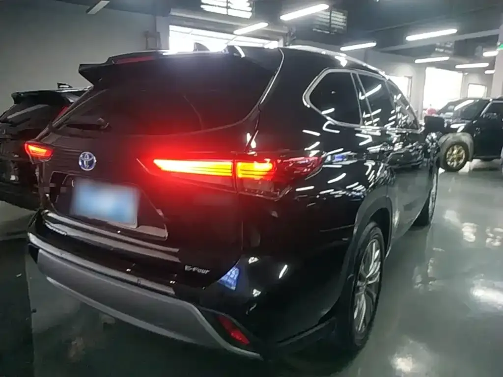 Toyota Highlander — фото 4