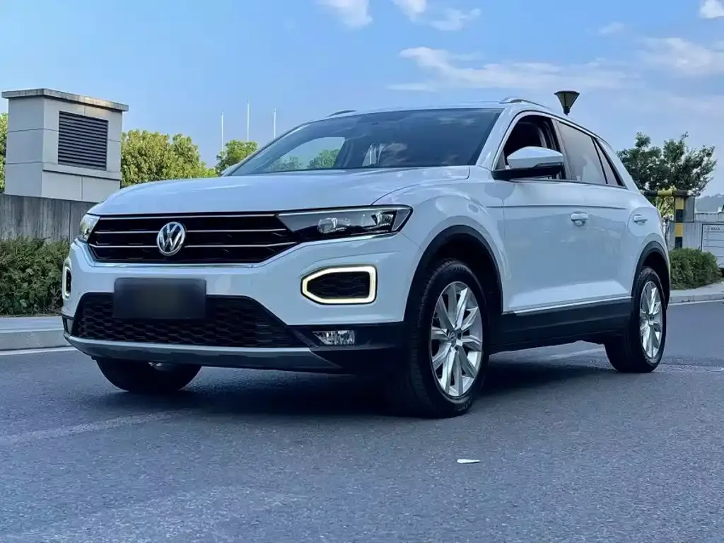 Volkswagen T-Roc — фото 1