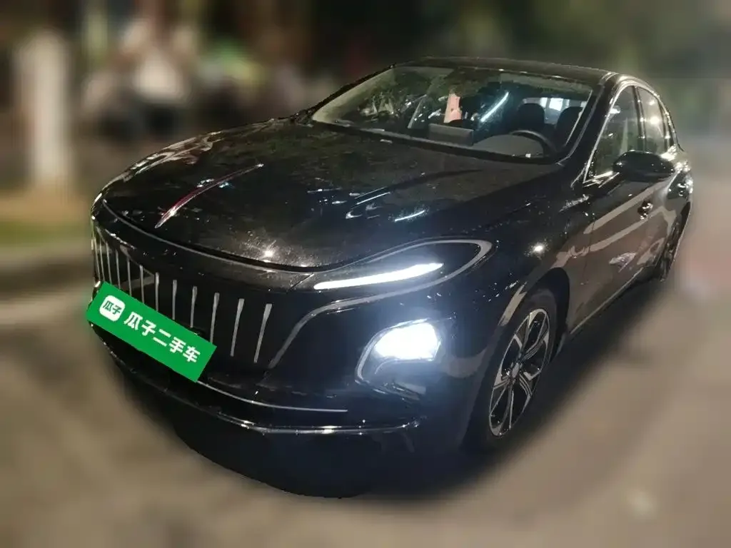 Hongqi E-QM5 — фото 1
