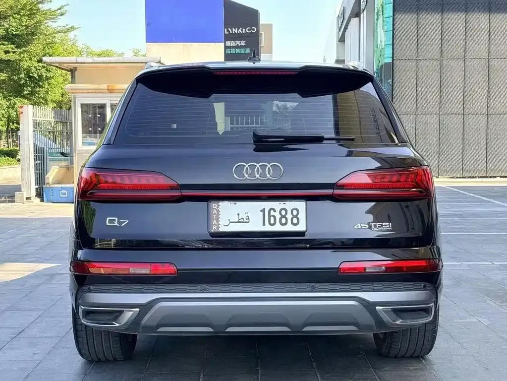 Audi Q7 — фото 6