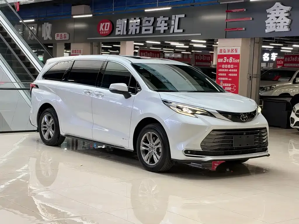 Toyota Sienna — фото 6