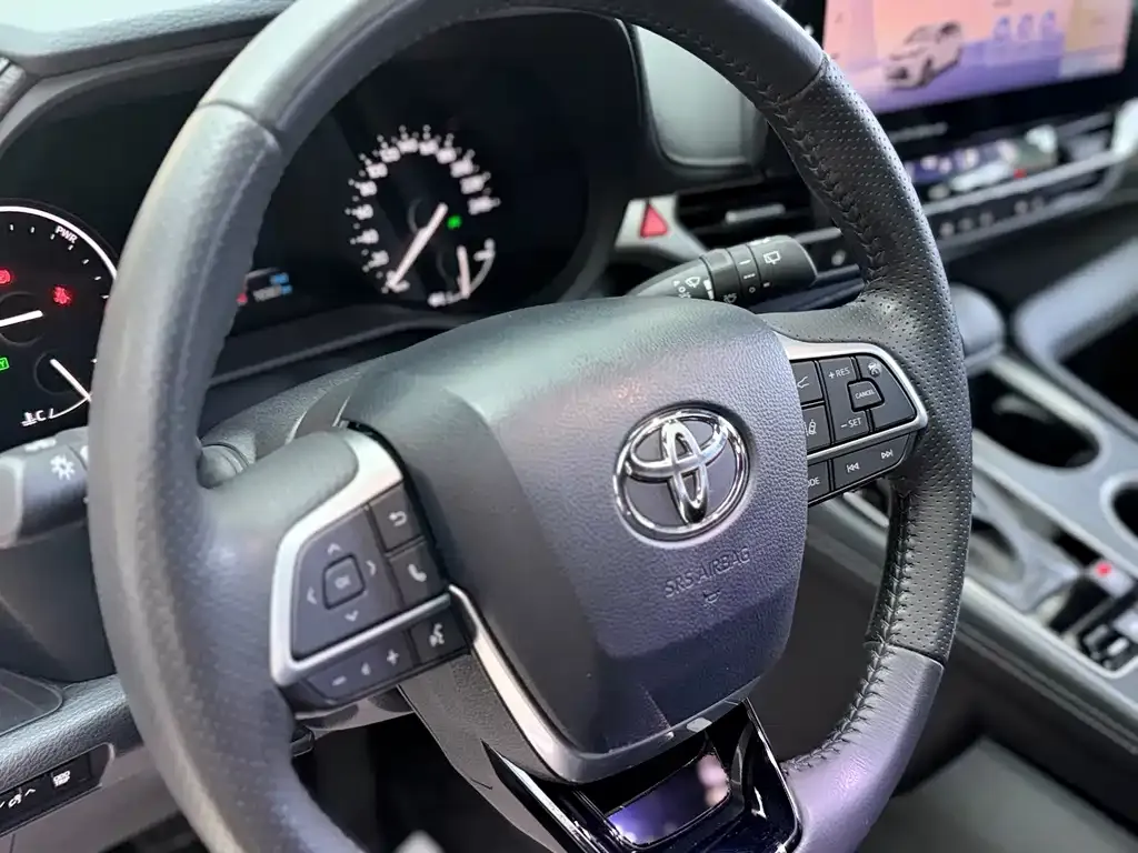 Toyota Sienna — фото 5