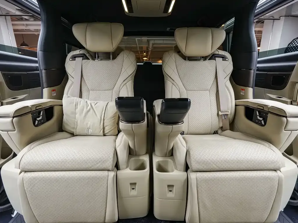 Toyota Vellfire — фото 9