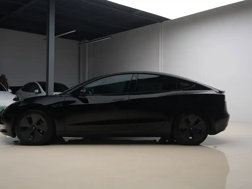 Tesla Model 3 — фото 6