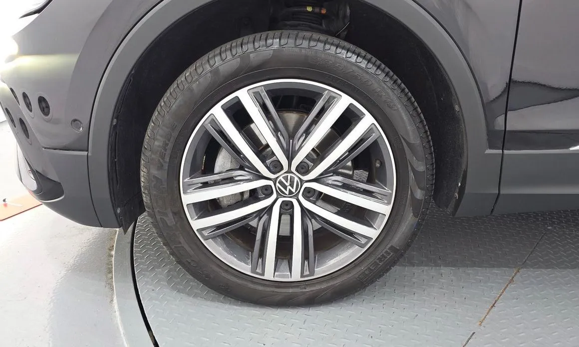 Volkswagen Tiguan — фото 7
