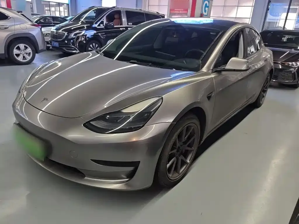Tesla Model 3 — фото 9