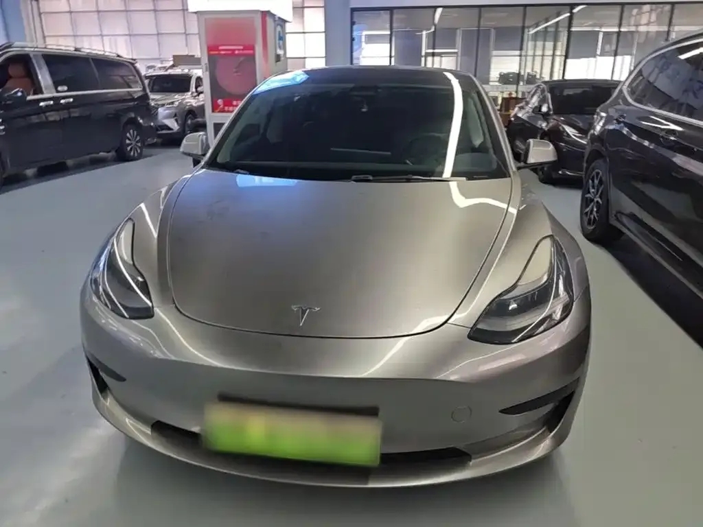Tesla Model 3 — фото 7