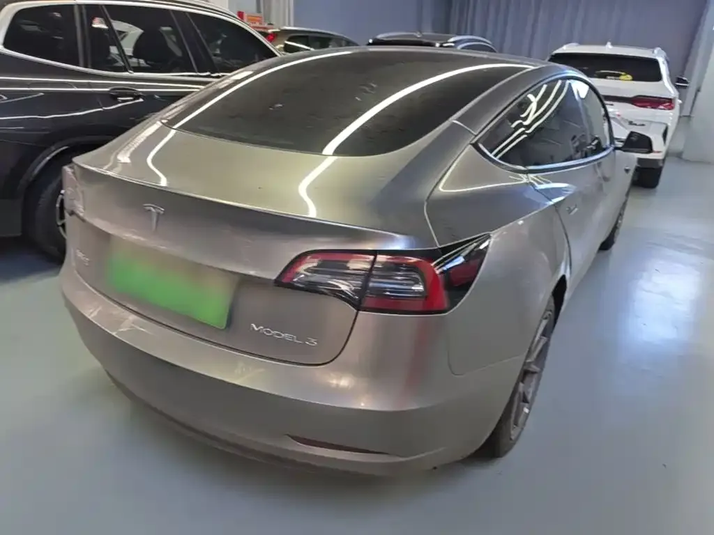 Tesla Model 3 — фото 3