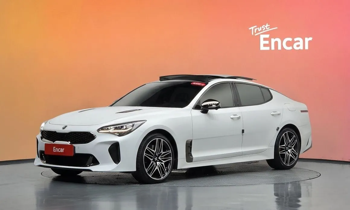 Kia Stinger — фото 1