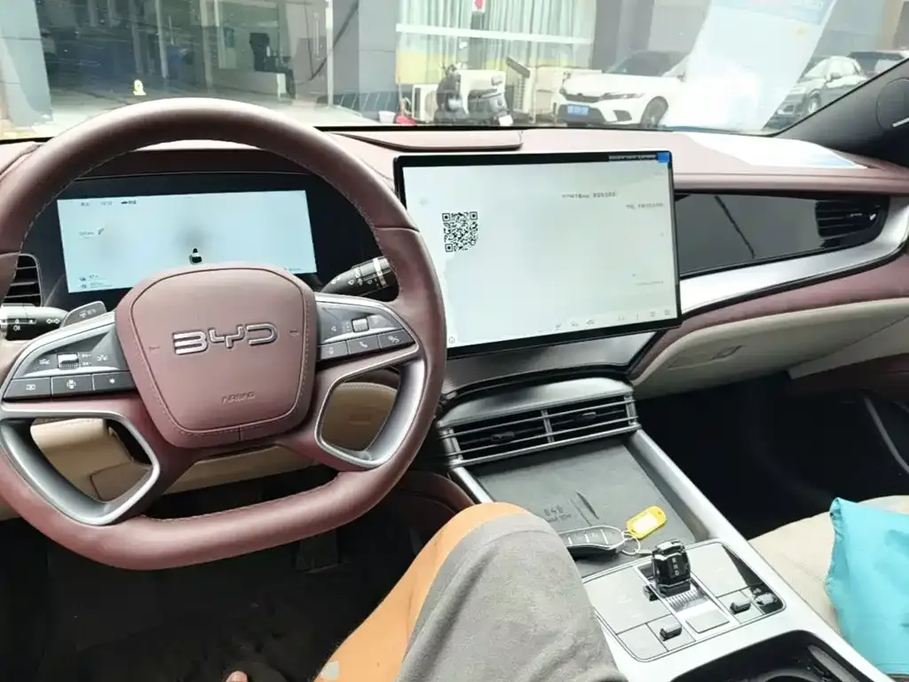 BYD Seal 07 DM-i — фото 10