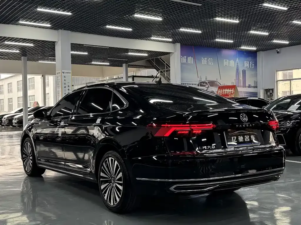 Volkswagen Passat — фото 9