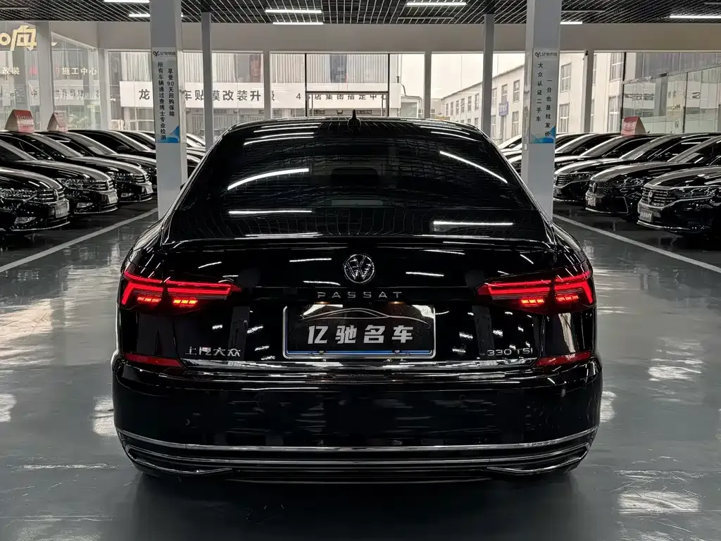 Volkswagen Passat — фото 7