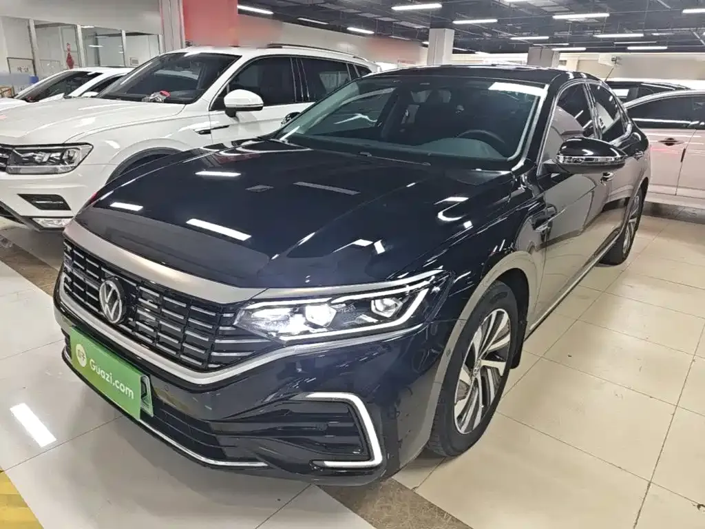 Volkswagen Passat PHEV — фото 2