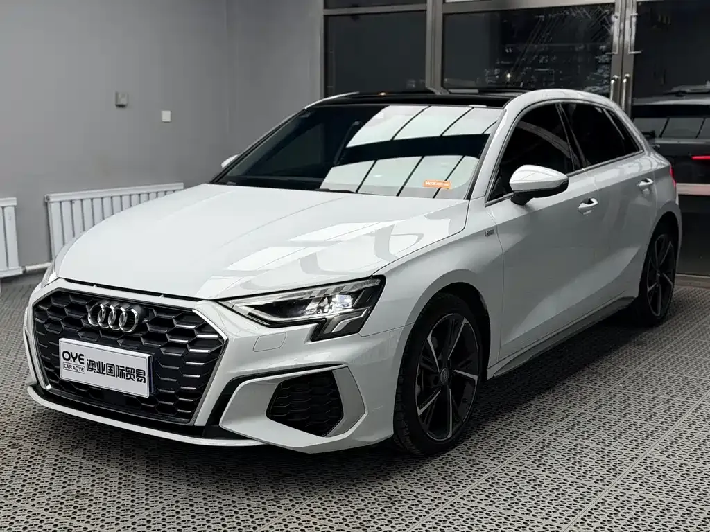 Audi A3 — фото 1